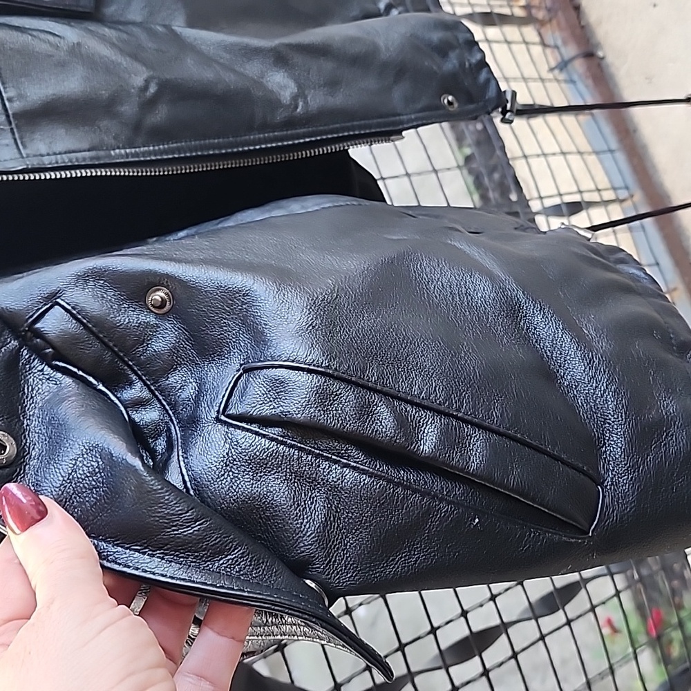 SONOMA WOMENS-  Black Leather Jacket. Size SMALL. - Picture 6 of 15
